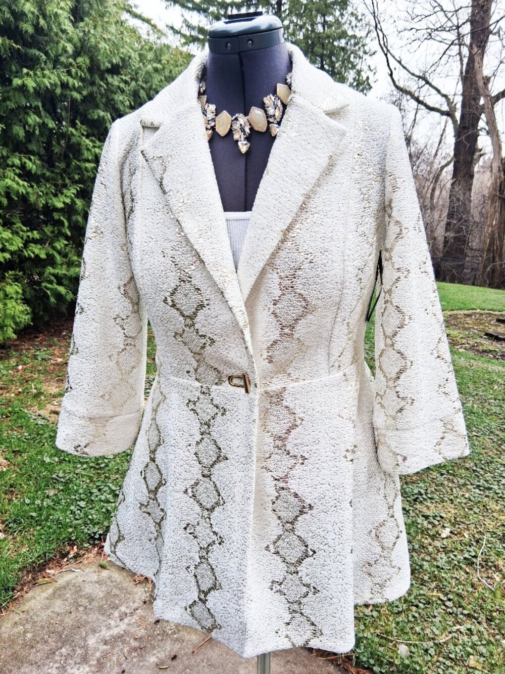 2 items - Frank Lyman Cream Metallic Gold  Print Patterned Blazer + Necklace - Picture 2 of 12